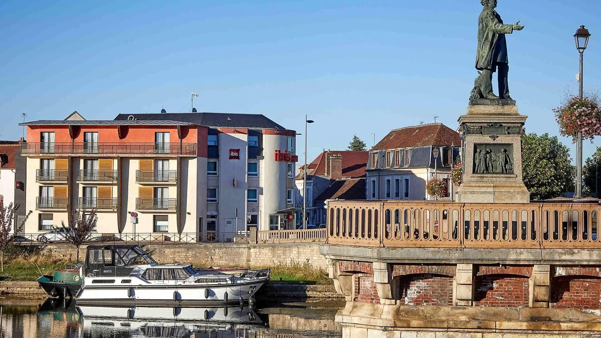 7 Hôtels Centraux sur l'A6 pour Voyager Sans Stress